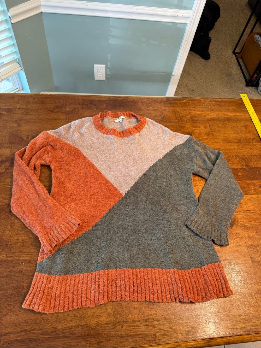 Easel Los Angeles Colorblock Chenille Sweater Geometric Orange gray tan medium